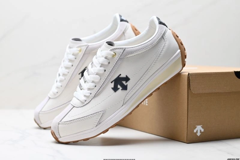Descente Shoes WrinkleFree 2561