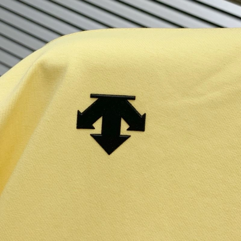 SportInspired Descente T-Shirts 160810