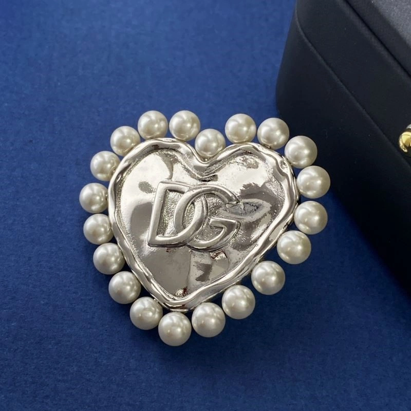 Timeless Dolce Gabbana Brooches 209936