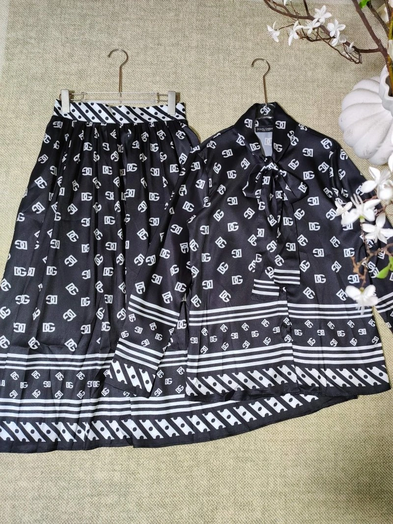 Comfortable Dolce Gabbana Dress Suits 119280