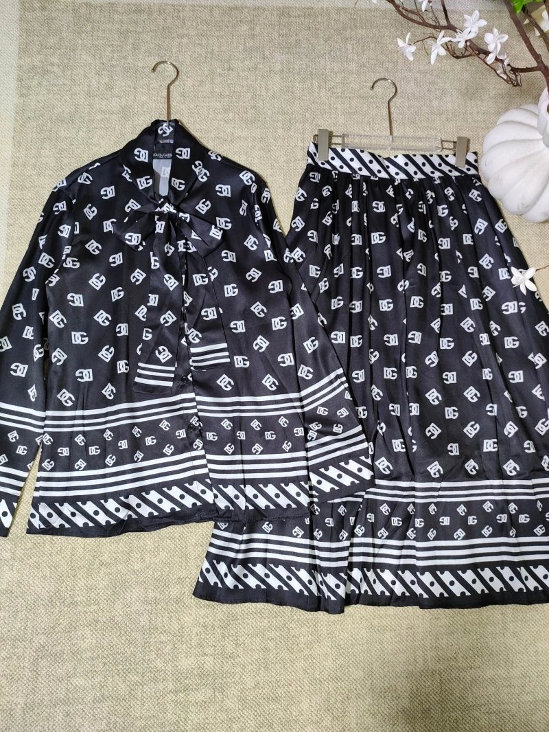 Comfortable Dolce Gabbana Dress Suits 119280