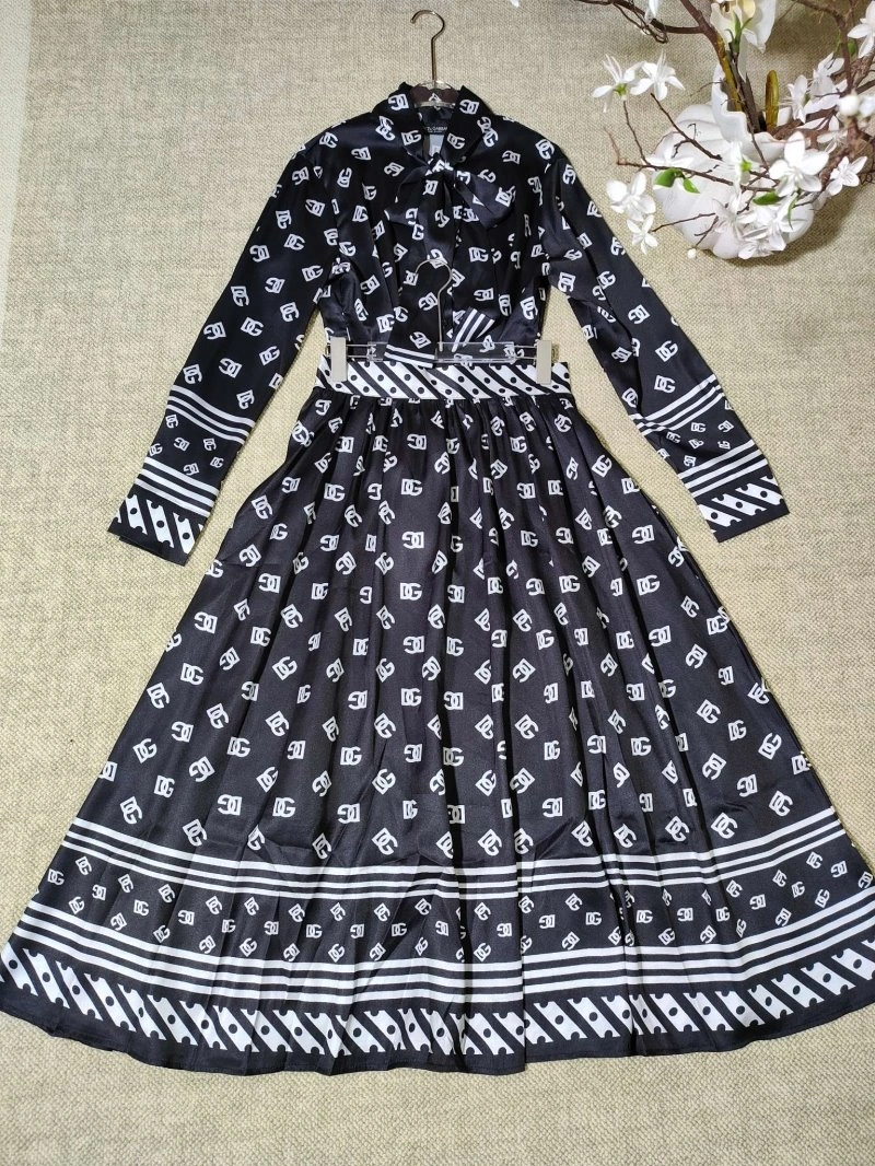 Comfortable Dolce Gabbana Dress Suits 119280