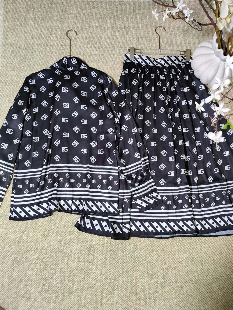 Comfortable Dolce Gabbana Dress Suits 119280