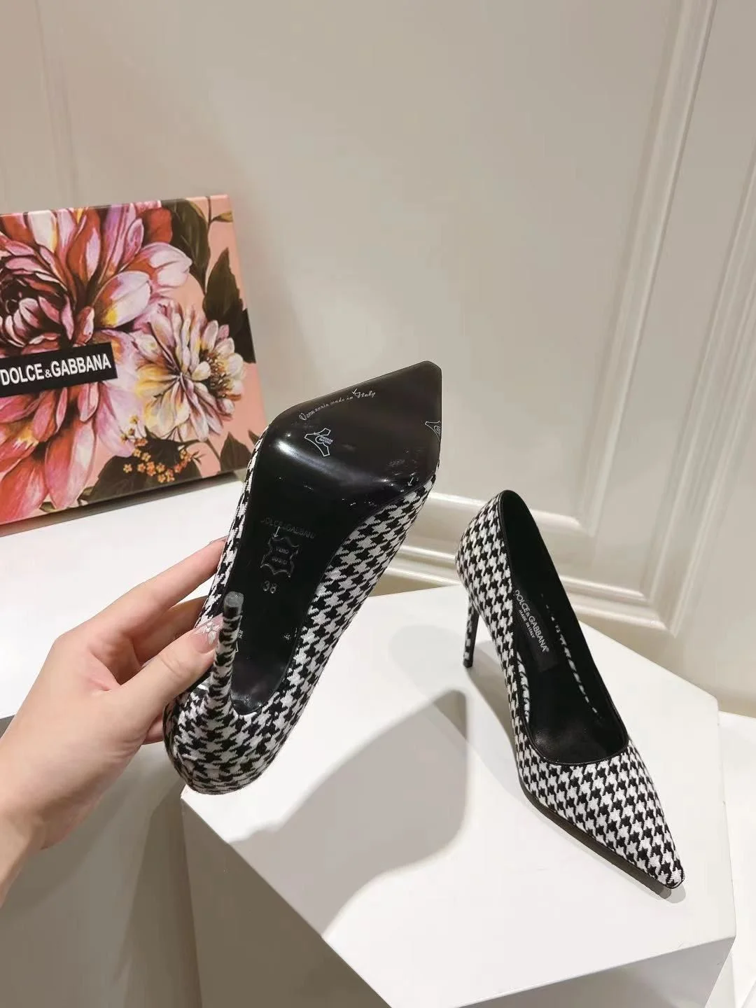 Soft Dolce Gabbana Heeled Shoes 23015