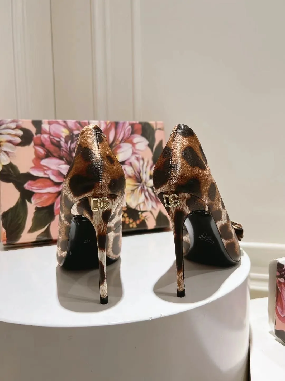 Efficient Dolce Gabbana Heeled Shoes 22997