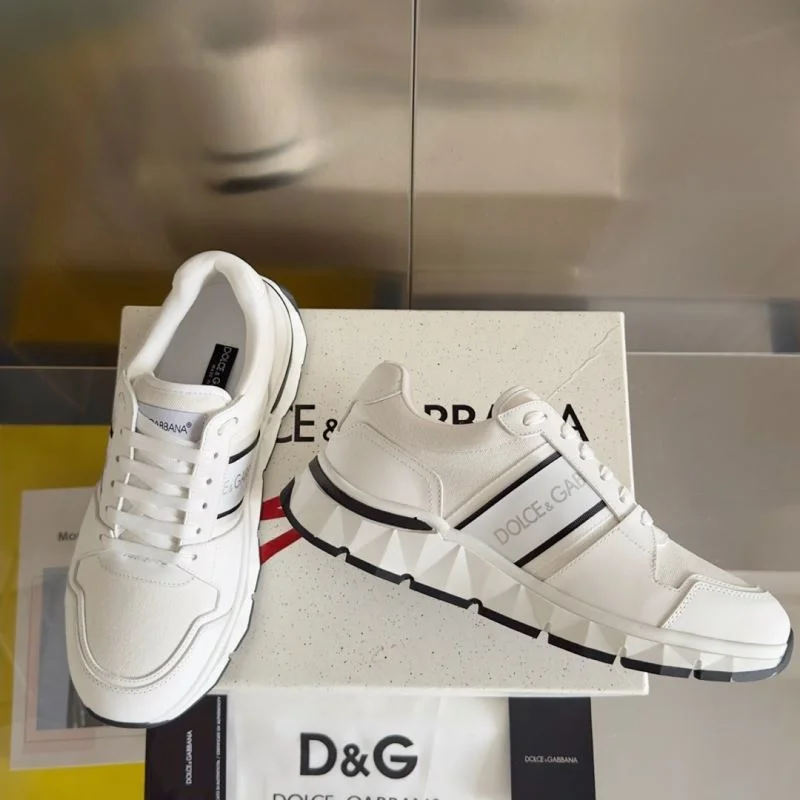 Timeless Dolce Gabbana Low Shoes 23061