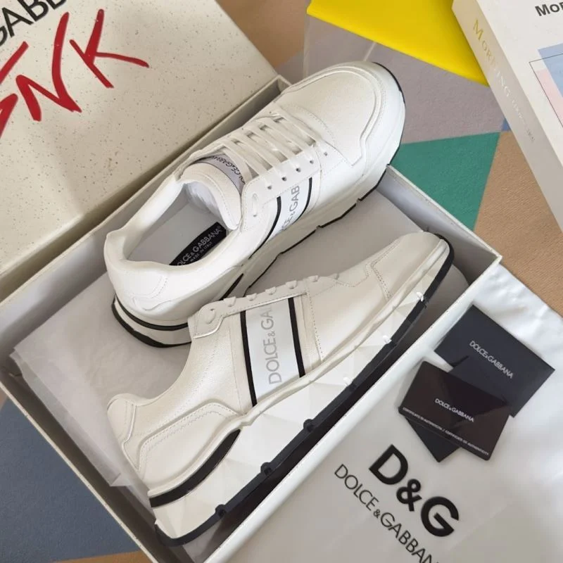 Timeless Dolce Gabbana Low Shoes 23061