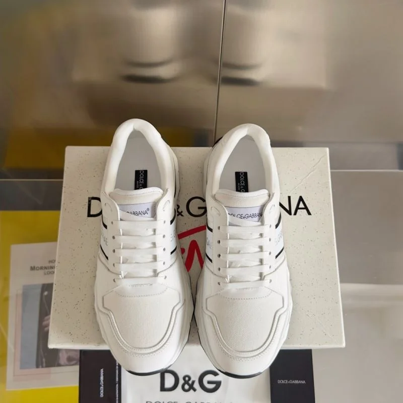 Timeless Dolce Gabbana Low Shoes 23061
