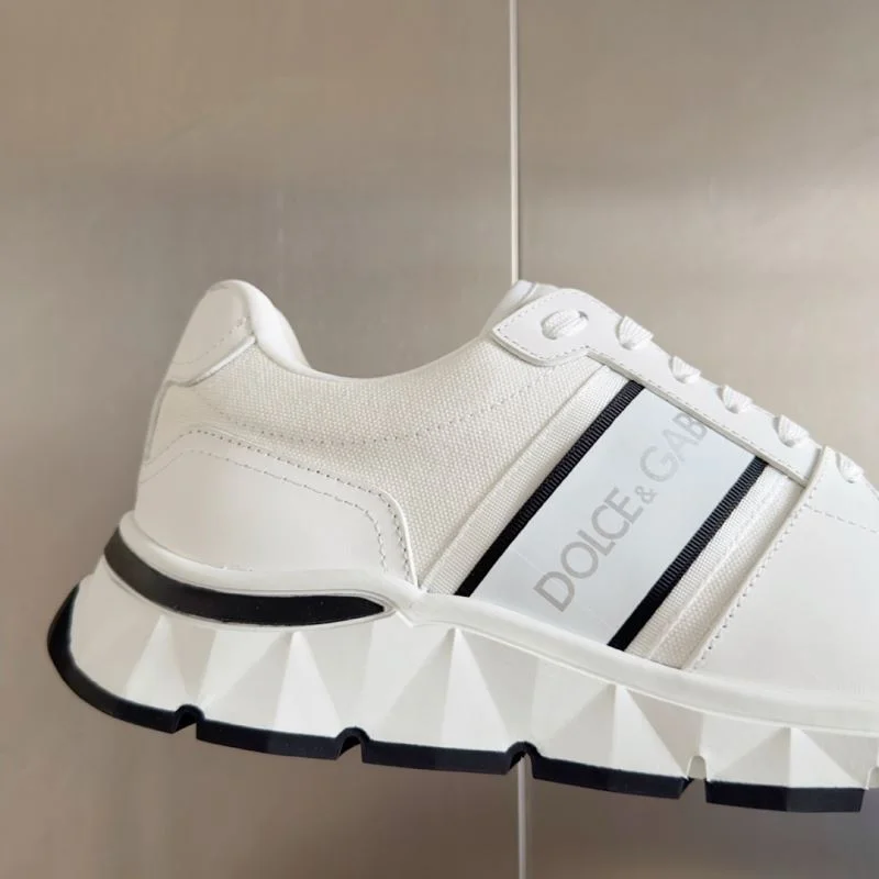 Timeless Dolce Gabbana Low Shoes 23061