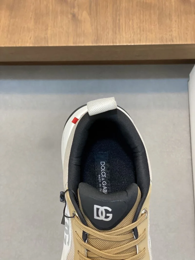 Stylish Dolce Gabbana Low Shoes 23150