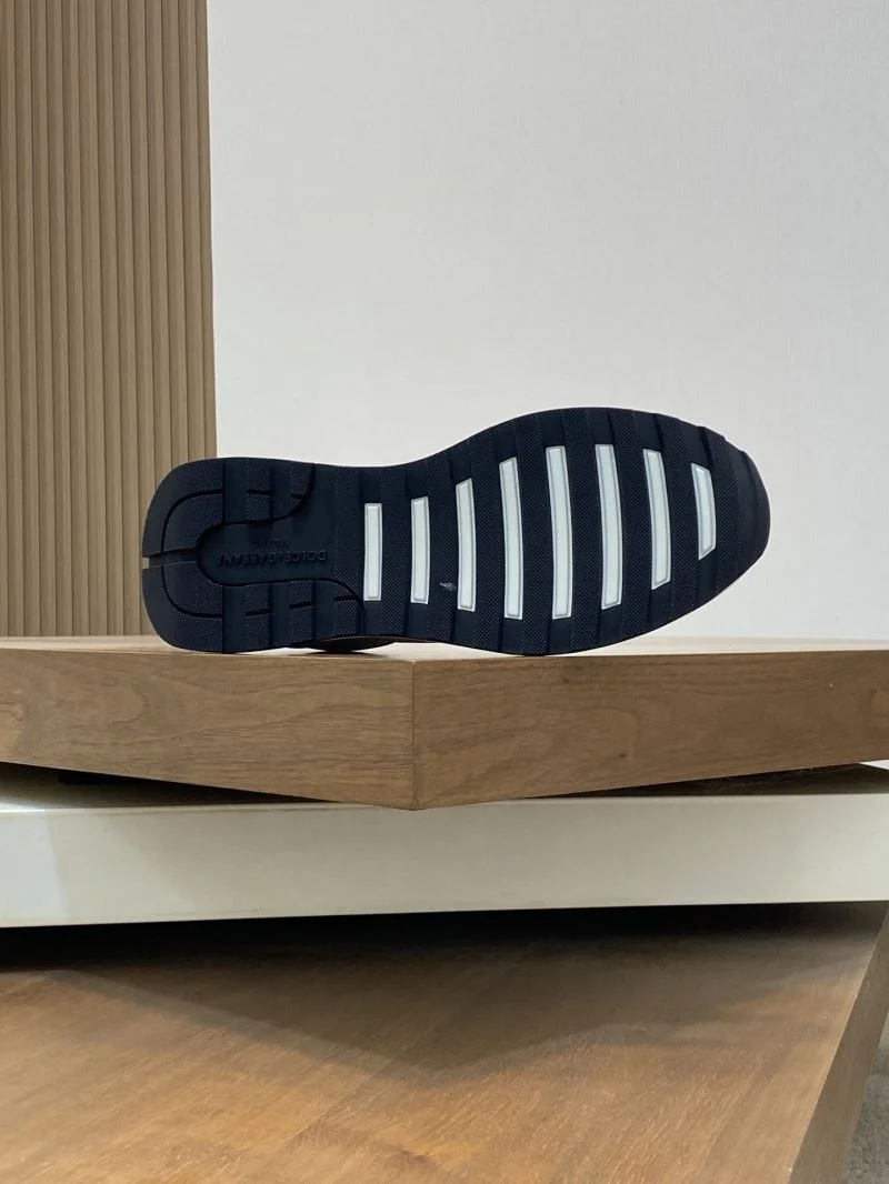 Stylish Dolce Gabbana Low Shoes 23150