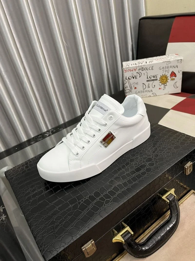 Dolce Gabbana Low Shoes Attractive 23131