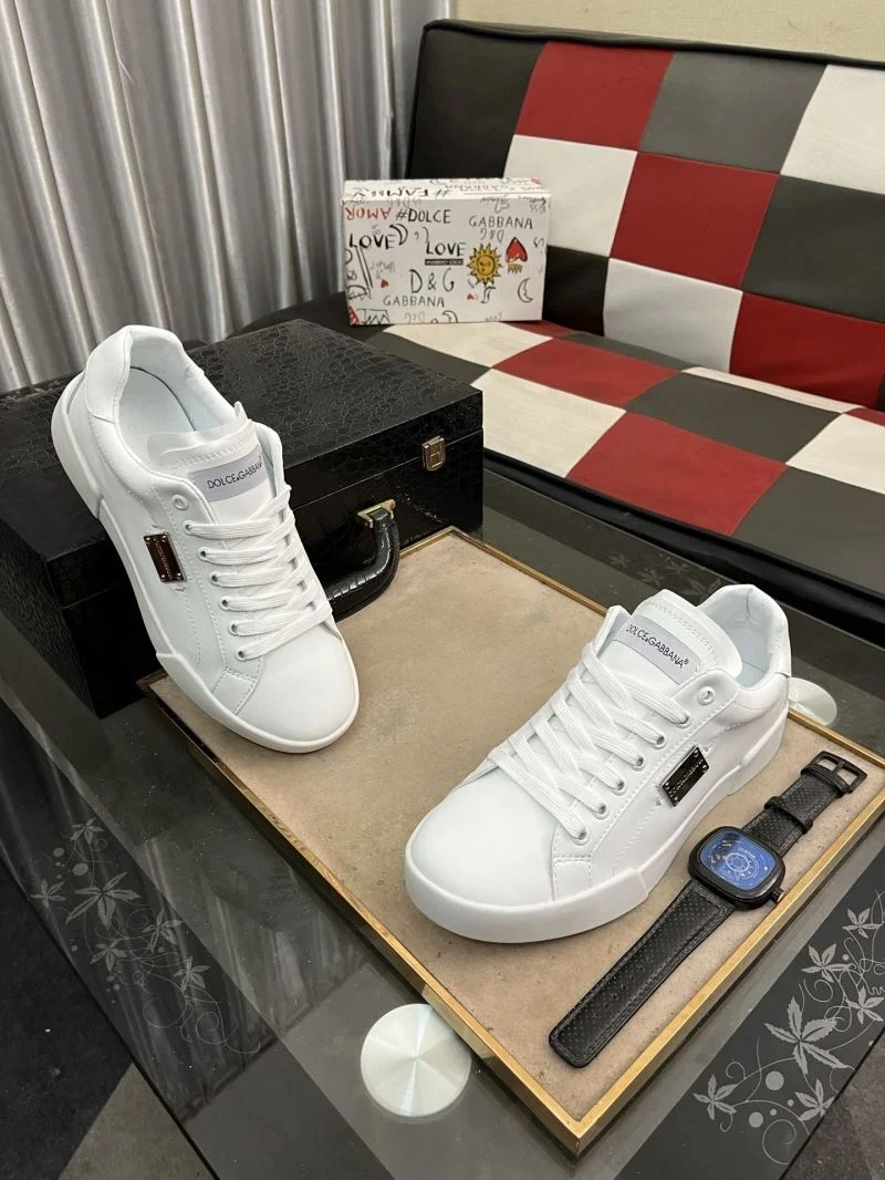 Dolce Gabbana Low Shoes Attractive 23131