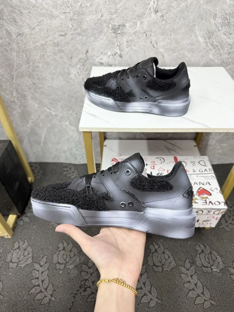 Durable Dolce Gabbana Low Shoes 23116