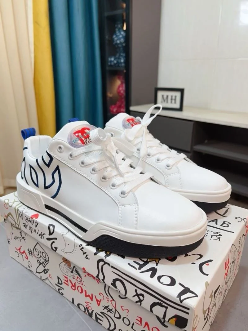 Durable Dolce Gabbana Low Shoes 23084