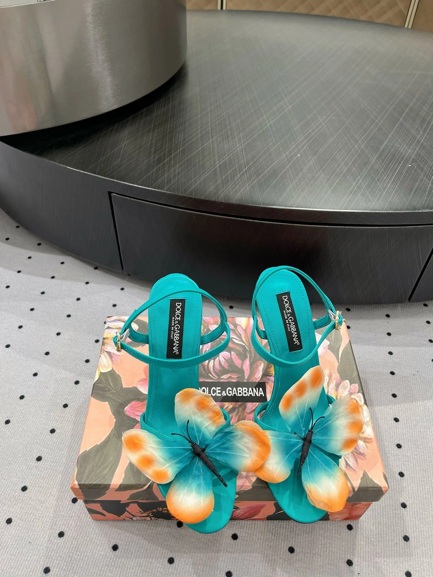 SunProtective Dolce Gabbana Sandals 23027