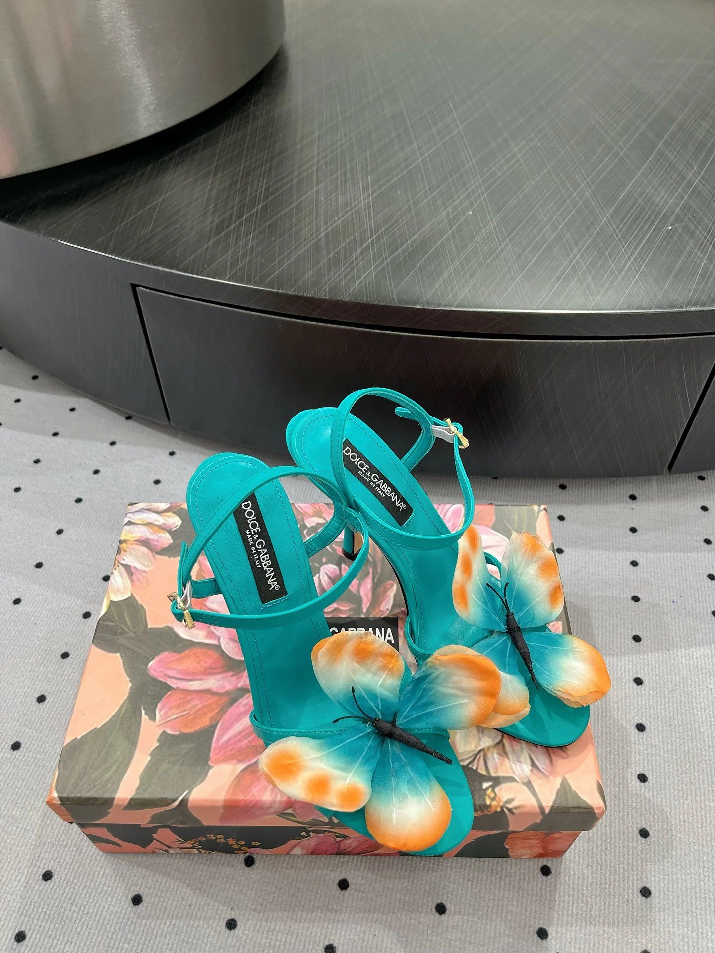 SunProtective Dolce Gabbana Sandals 23027