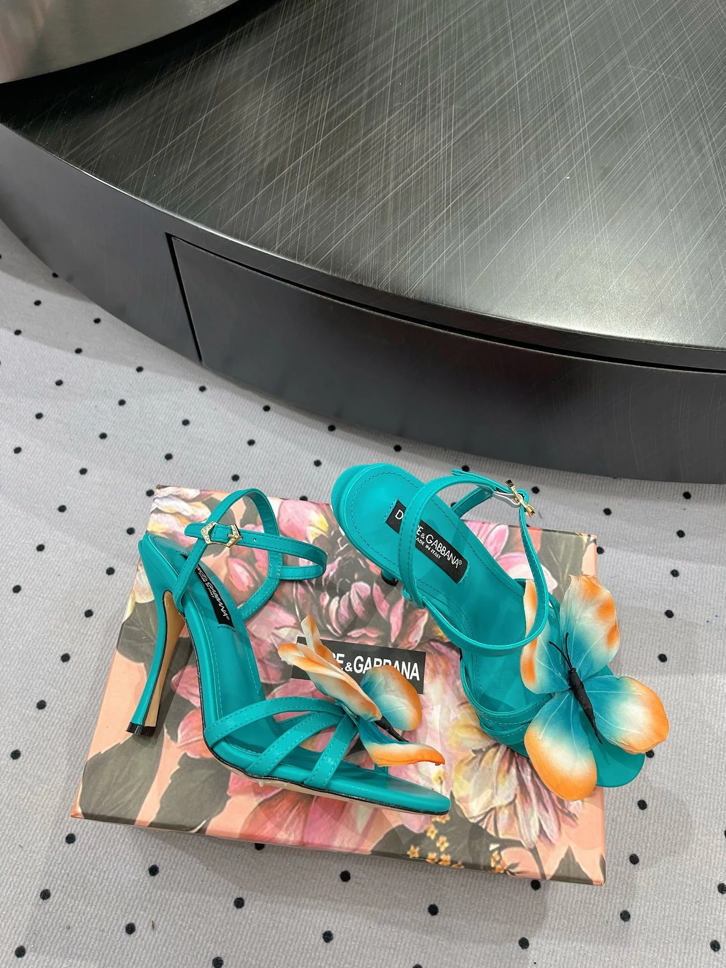 SunProtective Dolce Gabbana Sandals 23027