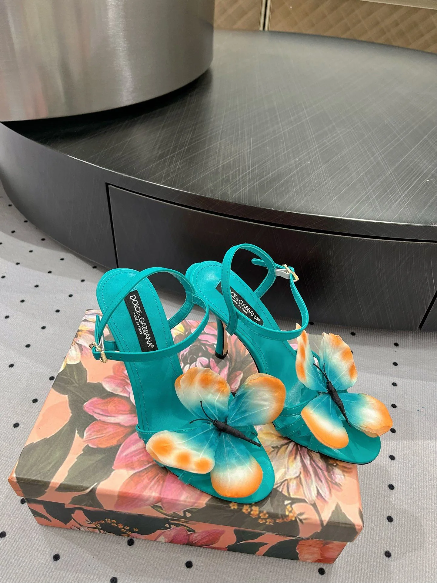 SunProtective Dolce Gabbana Sandals 23027