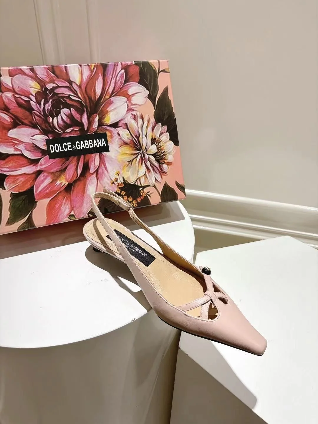 Dolce Gabbana Sandals Compact 22972