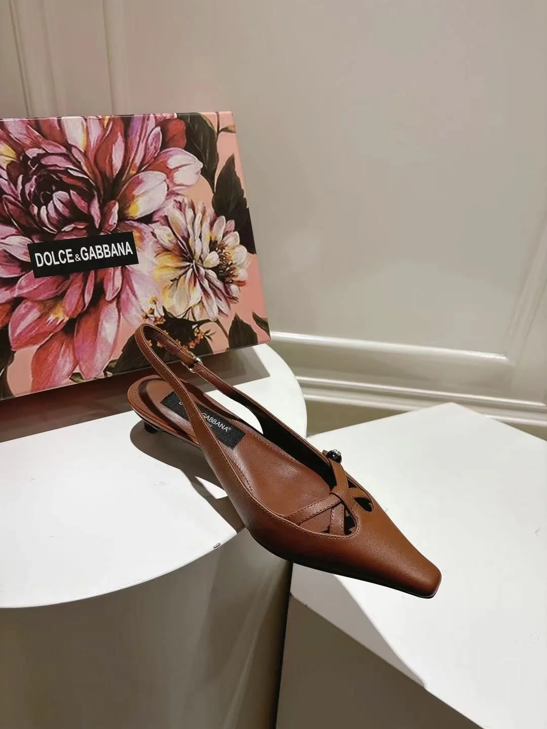 Cozy Dolce Gabbana Sandals 22966