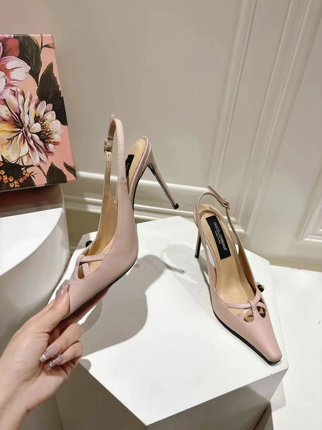 Trendy Dolce Gabbana Sandals 22961