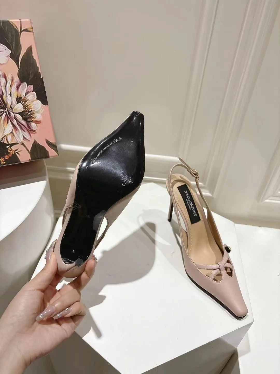 Trendy Dolce Gabbana Sandals 22961