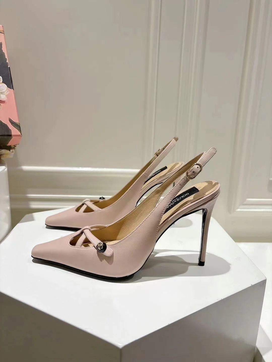 Trendy Dolce Gabbana Sandals 22961