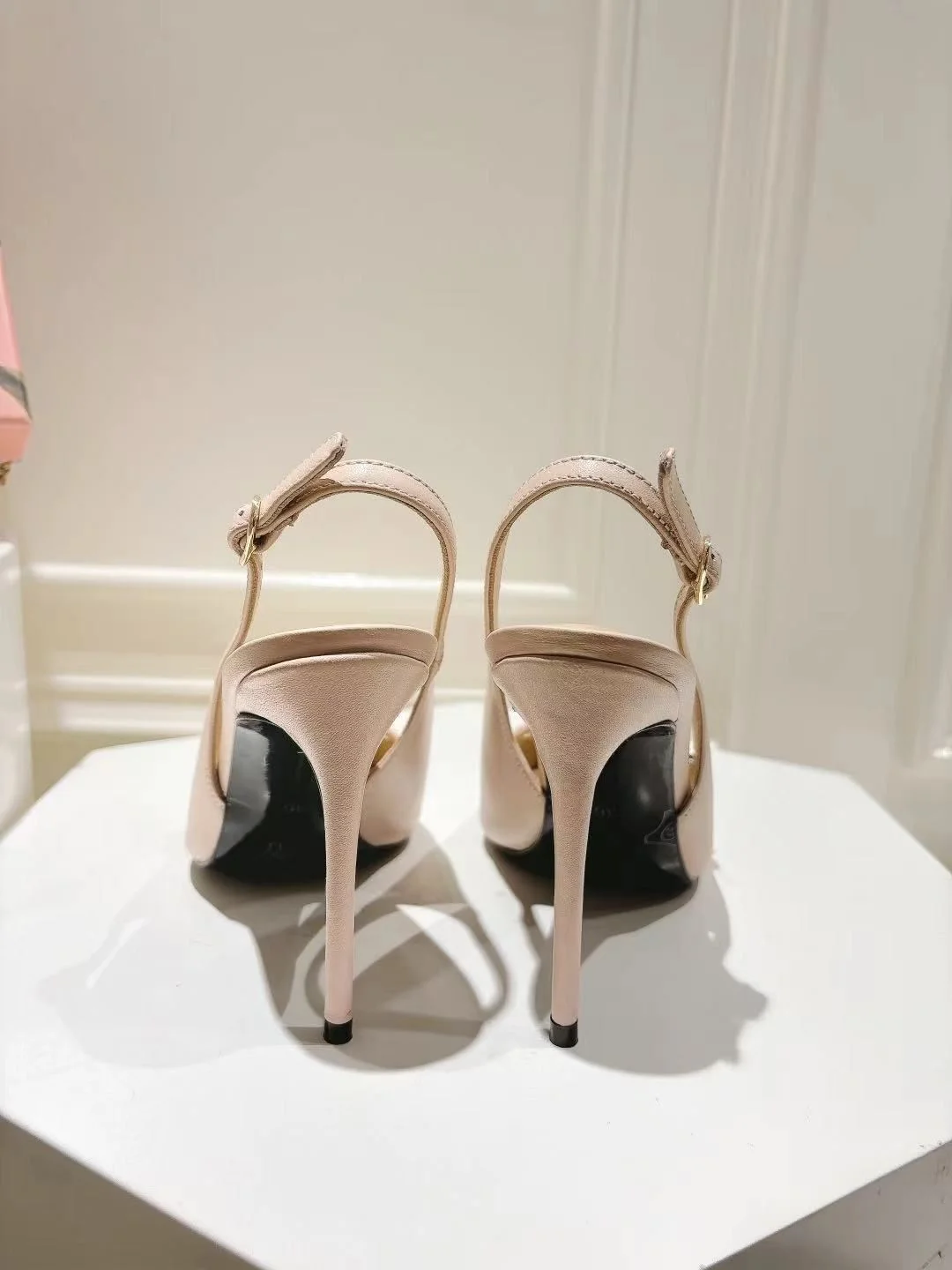 Trendy Dolce Gabbana Sandals 22961