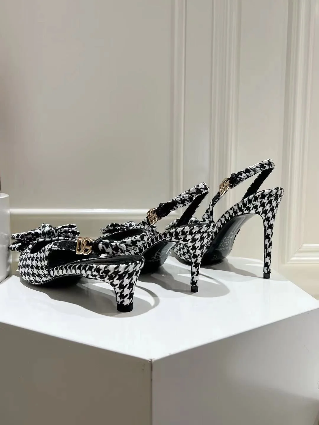 StreetReady Dolce Gabbana Sandals 22975