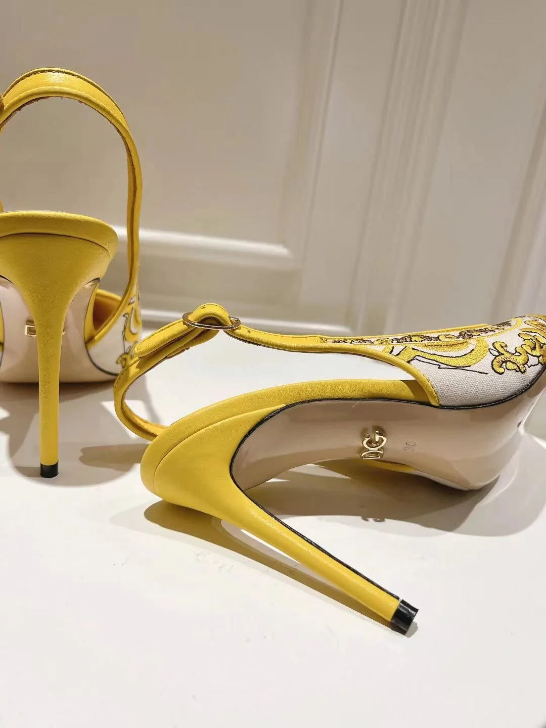 Dolce Gabbana Sandals FastDry 22973