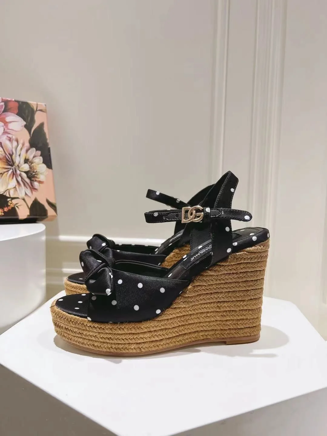 Dolce Gabbana Sandals Supportive 22948