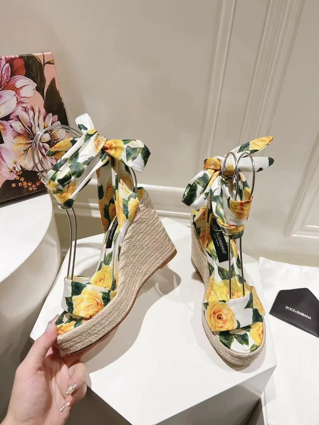 Lightweight Dolce Gabbana Sandals 22950