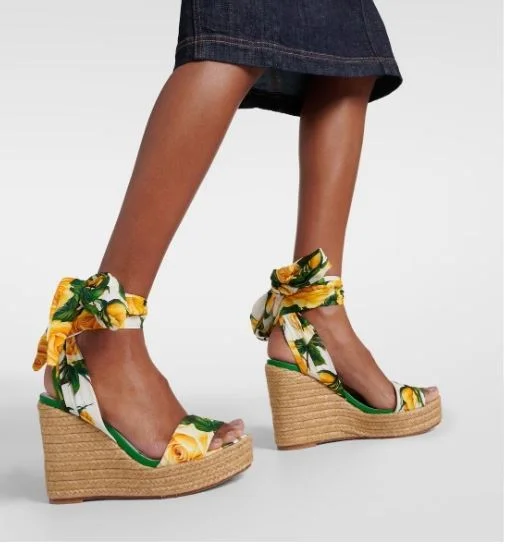 Lightweight Dolce Gabbana Sandals 22950