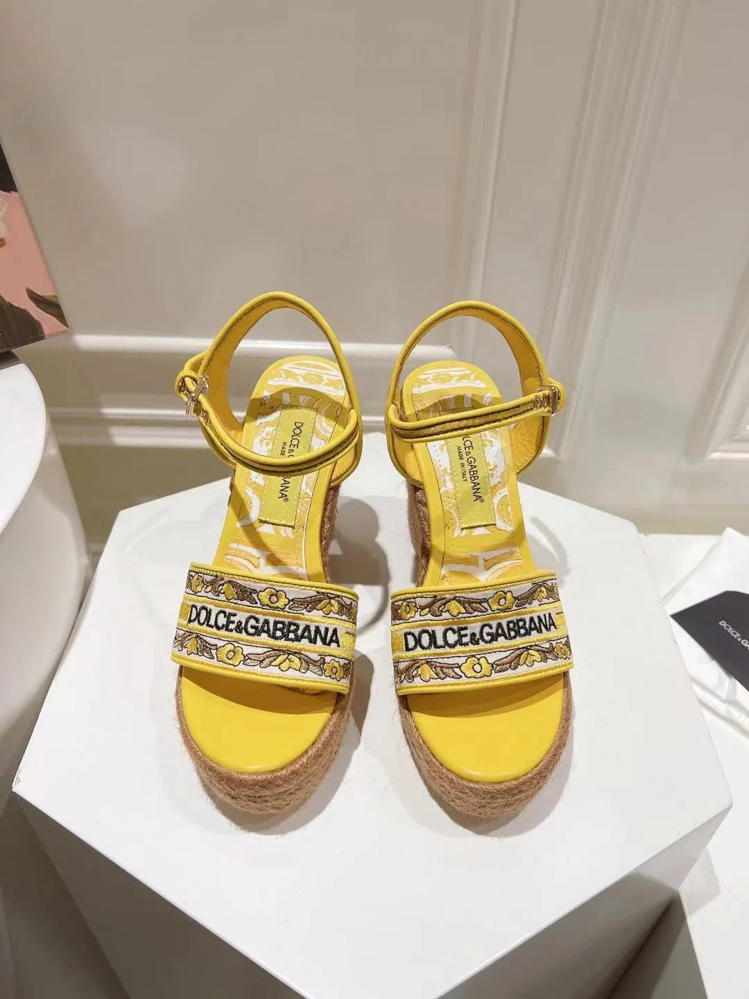 Tailored Dolce Gabbana Sandals 22929