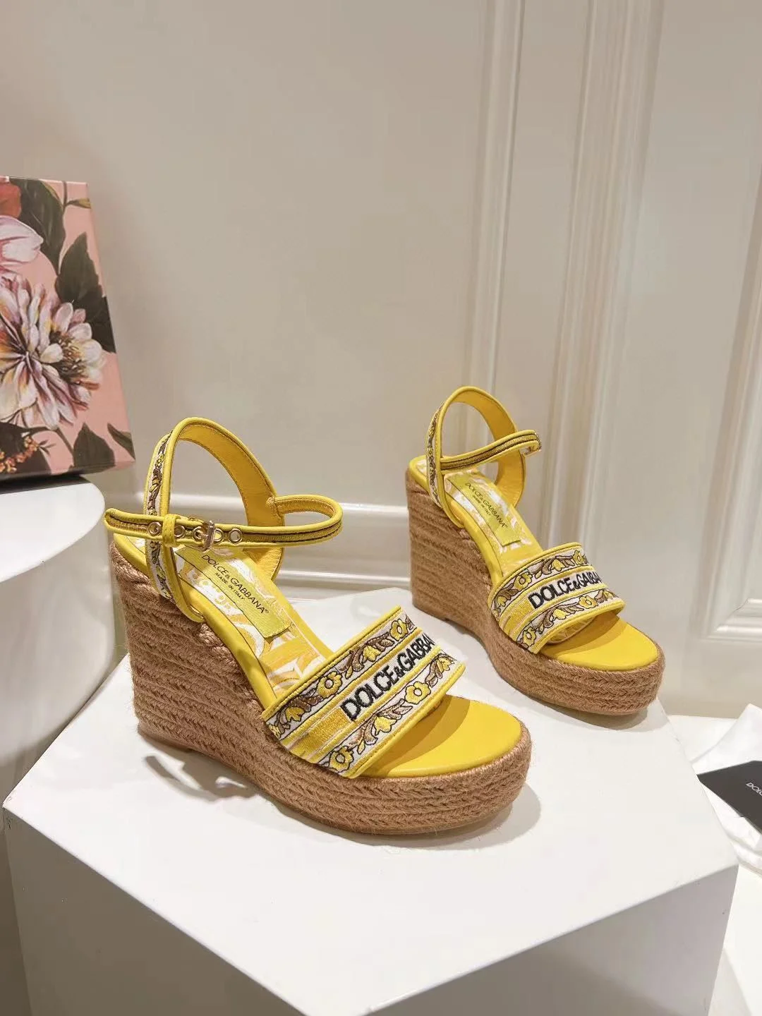 Tailored Dolce Gabbana Sandals 22929