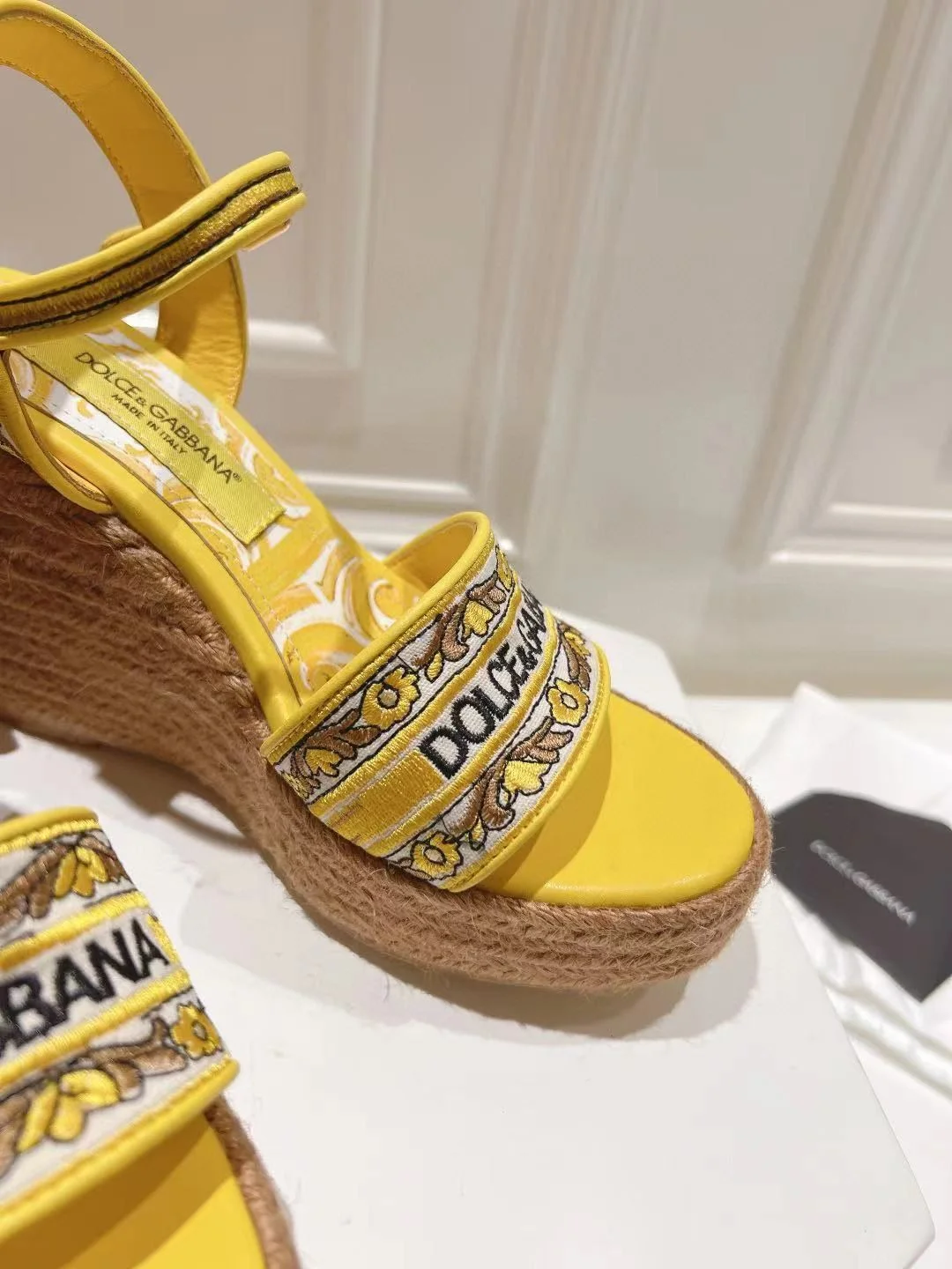 Tailored Dolce Gabbana Sandals 22929