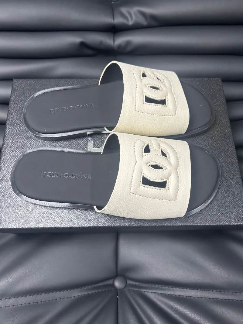 Versatile Dolce Gabbana Slippers 22822