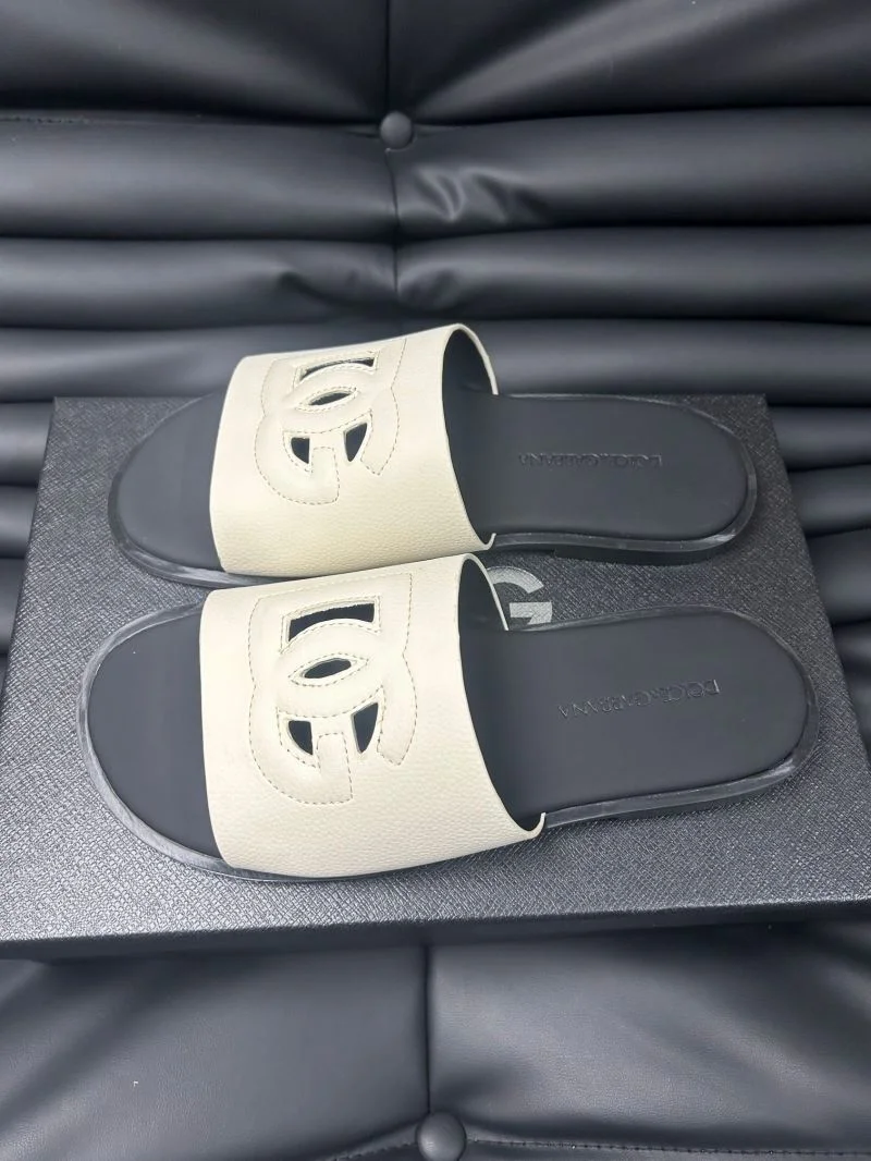 Versatile Dolce Gabbana Slippers 22822