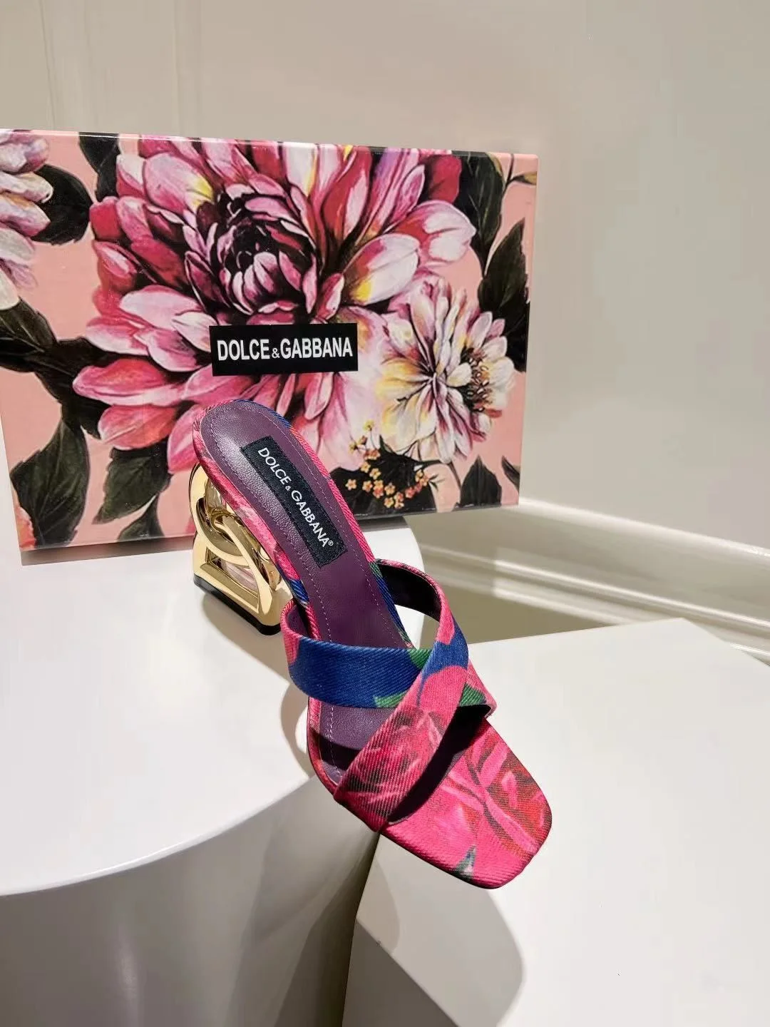Dolce Gabbana Slippers Durable 22943