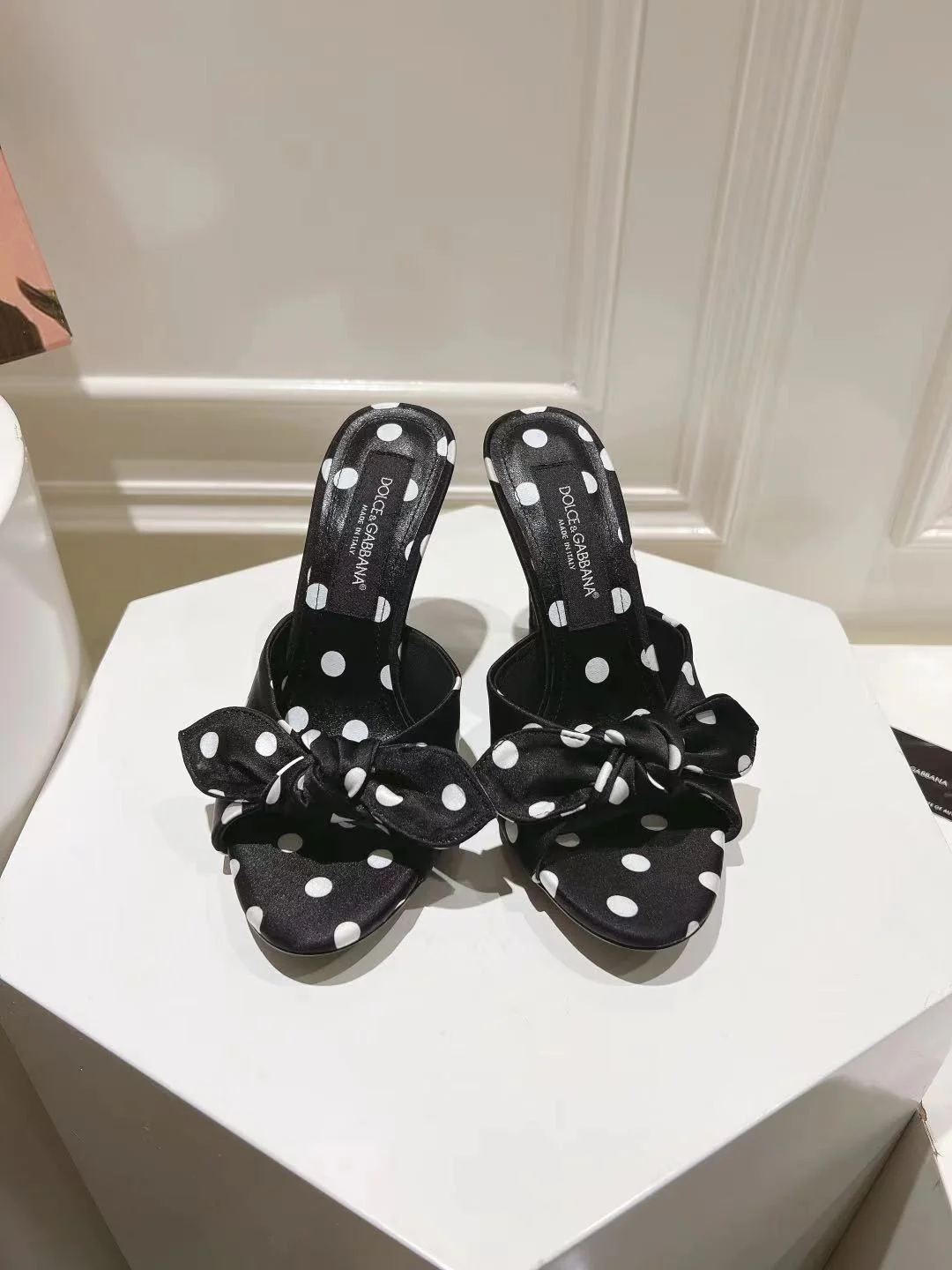 Comfortable Dolce Gabbana Slippers 22944