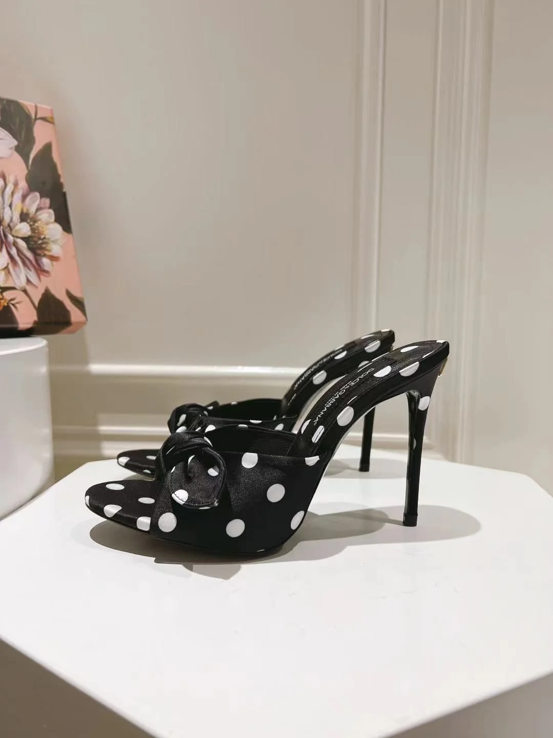 Comfortable Dolce Gabbana Slippers 22944