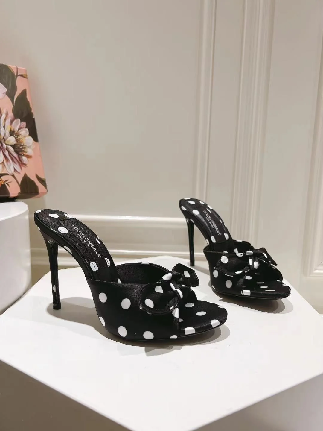 Comfortable Dolce Gabbana Slippers 22944