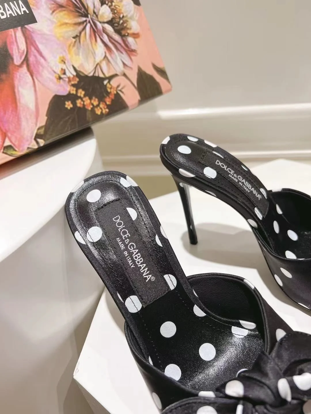 Comfortable Dolce Gabbana Slippers 22944