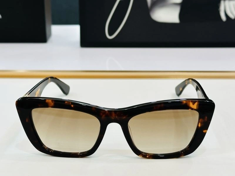 Casual Dolce Gabbana Sunglasses 279155