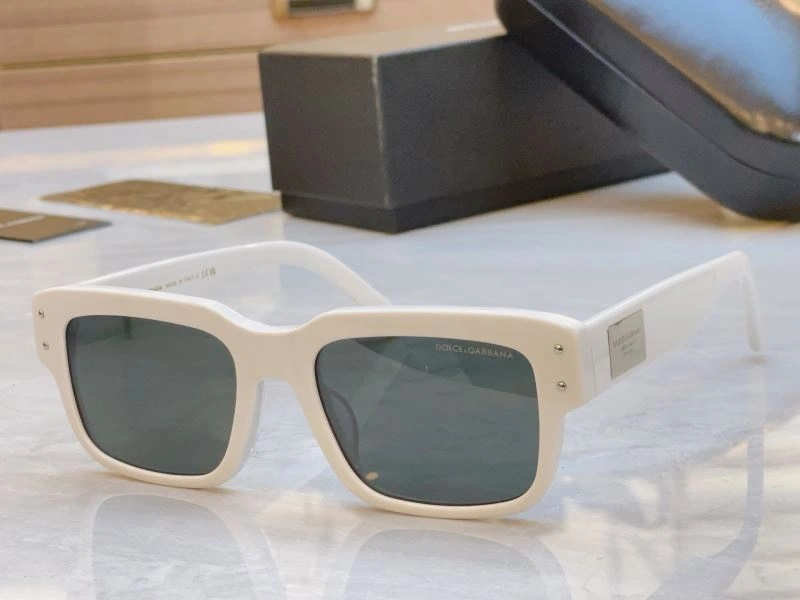 Fashionable Dolce Gabbana Sunglasses 279158