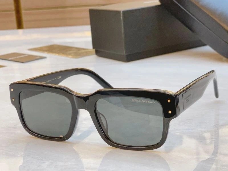 Fashionable Dolce Gabbana Sunglasses 279158