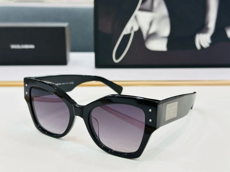 Contemporary Dolce Gabbana Sunglasses 279148