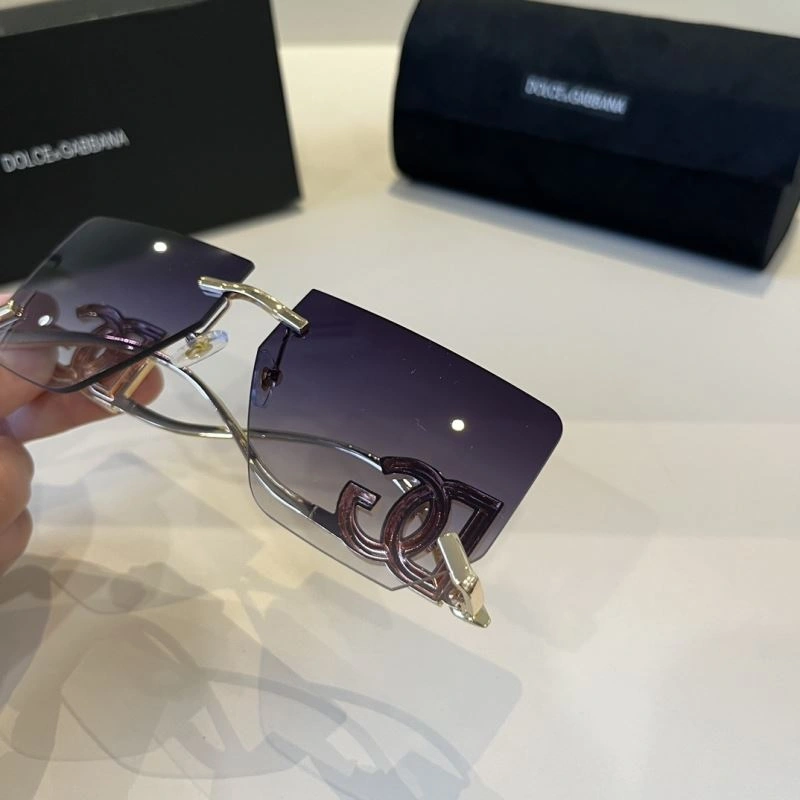 Sophisticated Dolce Gabbana Sunglasses 279113