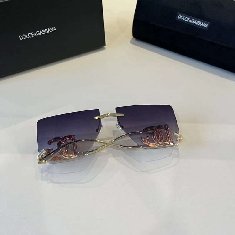 Sophisticated Dolce Gabbana Sunglasses 279113